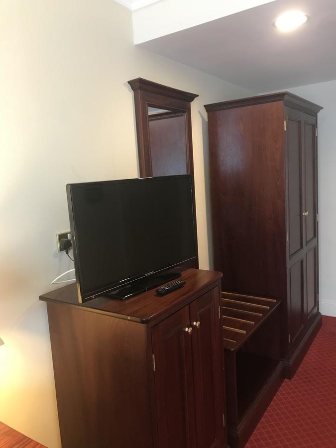 Maudlins House Hotel Naas Esterno foto